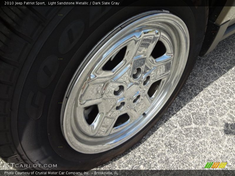 Light Sandstone Metallic / Dark Slate Gray 2010 Jeep Patriot Sport