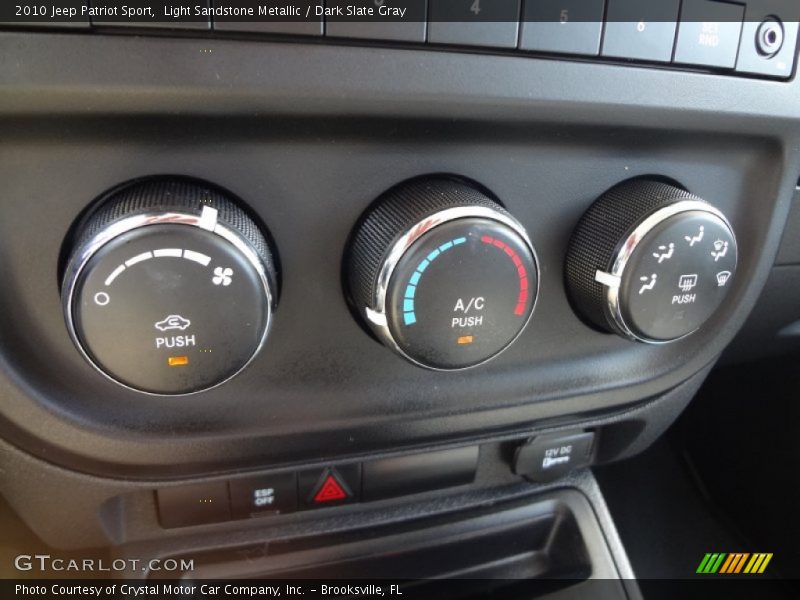 Light Sandstone Metallic / Dark Slate Gray 2010 Jeep Patriot Sport