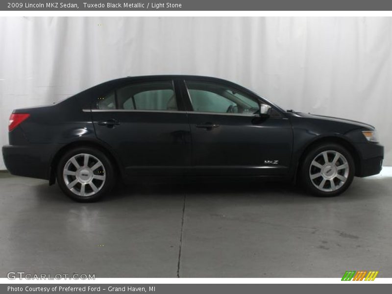 Tuxedo Black Metallic / Light Stone 2009 Lincoln MKZ Sedan