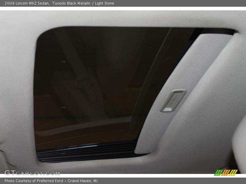 Tuxedo Black Metallic / Light Stone 2009 Lincoln MKZ Sedan