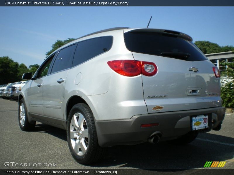Silver Ice Metallic / Light Gray/Ebony 2009 Chevrolet Traverse LTZ AWD