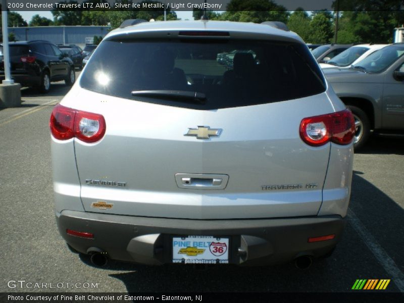 Silver Ice Metallic / Light Gray/Ebony 2009 Chevrolet Traverse LTZ AWD