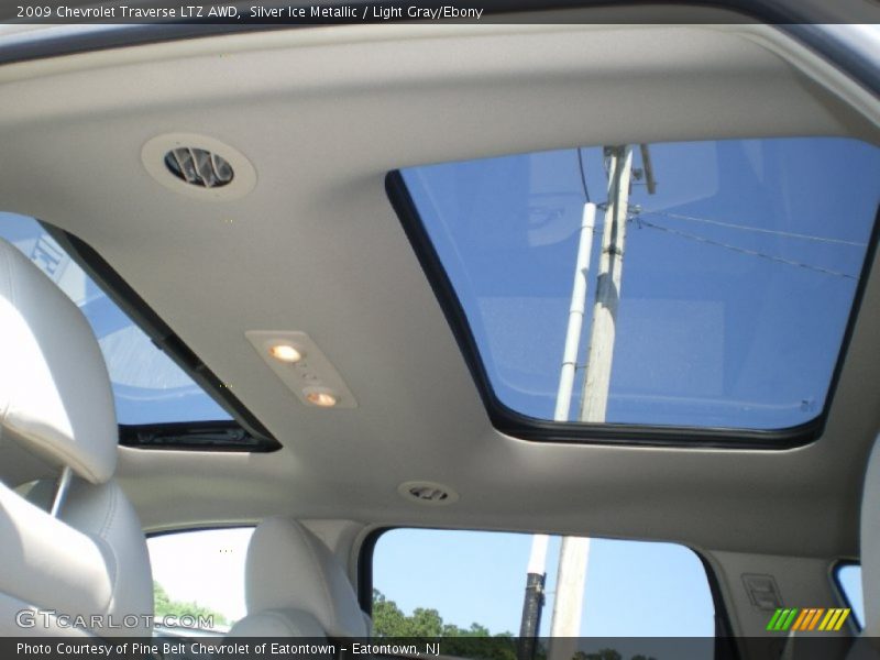 Silver Ice Metallic / Light Gray/Ebony 2009 Chevrolet Traverse LTZ AWD