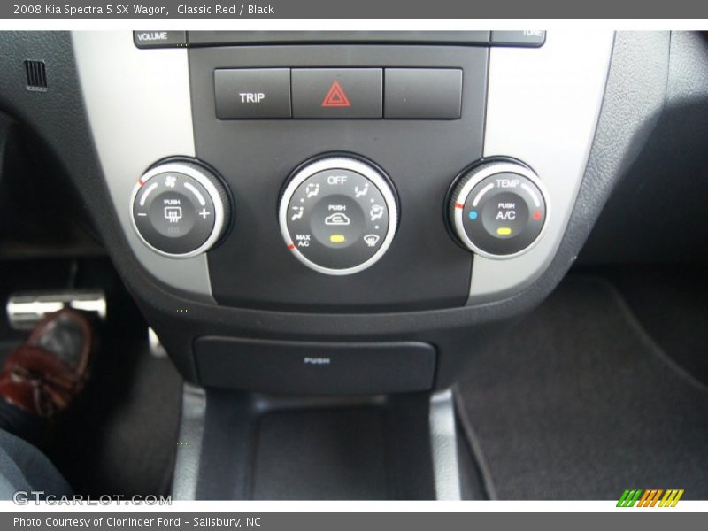 Classic Red / Black 2008 Kia Spectra 5 SX Wagon
