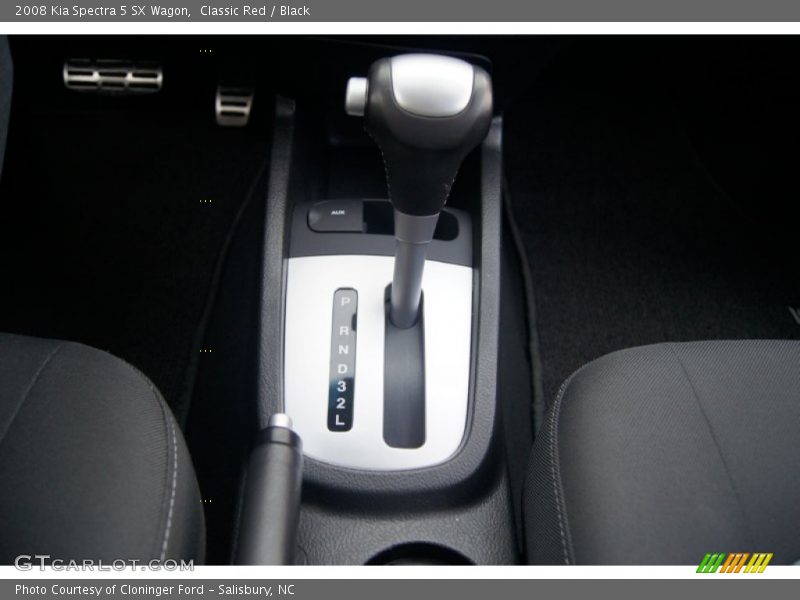Classic Red / Black 2008 Kia Spectra 5 SX Wagon
