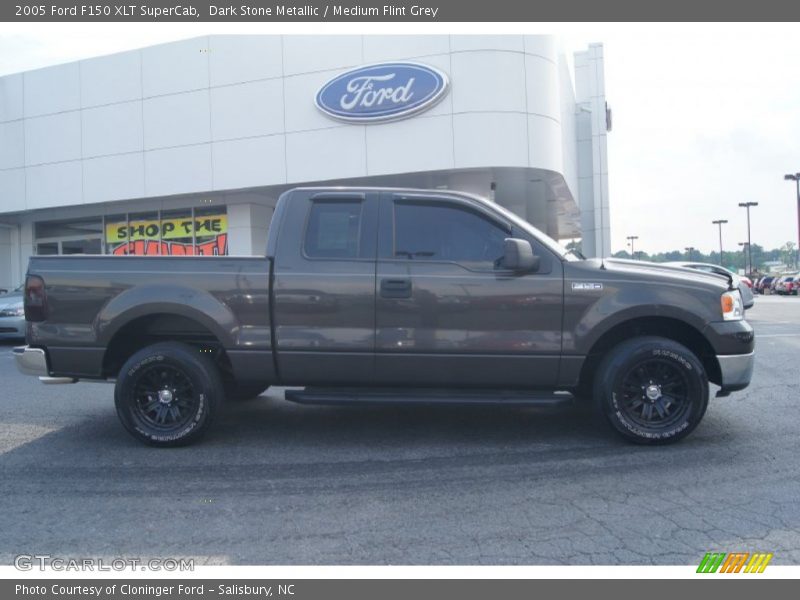 Dark Stone Metallic / Medium Flint Grey 2005 Ford F150 XLT SuperCab