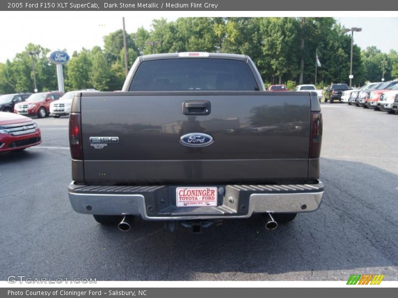 Dark Stone Metallic / Medium Flint Grey 2005 Ford F150 XLT SuperCab