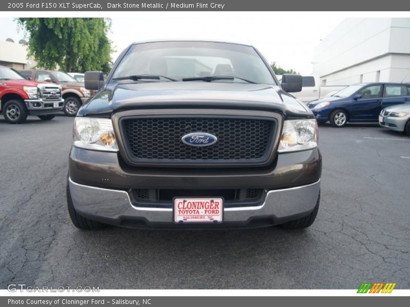 Dark Stone Metallic / Medium Flint Grey 2005 Ford F150 XLT SuperCab