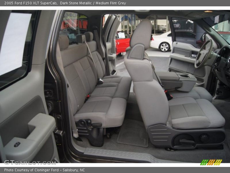 Dark Stone Metallic / Medium Flint Grey 2005 Ford F150 XLT SuperCab