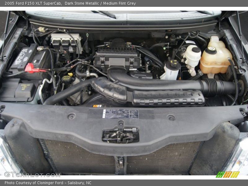  2005 F150 XLT SuperCab Engine - 5.4 Liter SOHC 24-Valve Triton V8