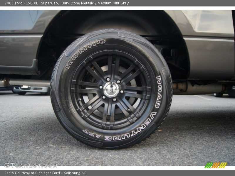 Custom Wheels of 2005 F150 XLT SuperCab