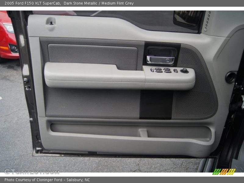 Dark Stone Metallic / Medium Flint Grey 2005 Ford F150 XLT SuperCab