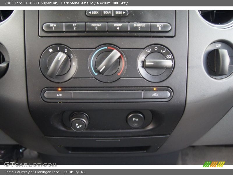 Controls of 2005 F150 XLT SuperCab
