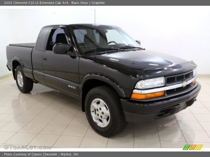 Black Onyx / Graphite 2003 Chevrolet S10 LS Extended Cab 4x4