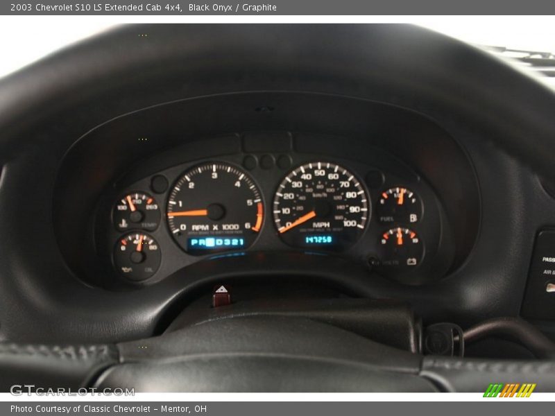 Black Onyx / Graphite 2003 Chevrolet S10 LS Extended Cab 4x4