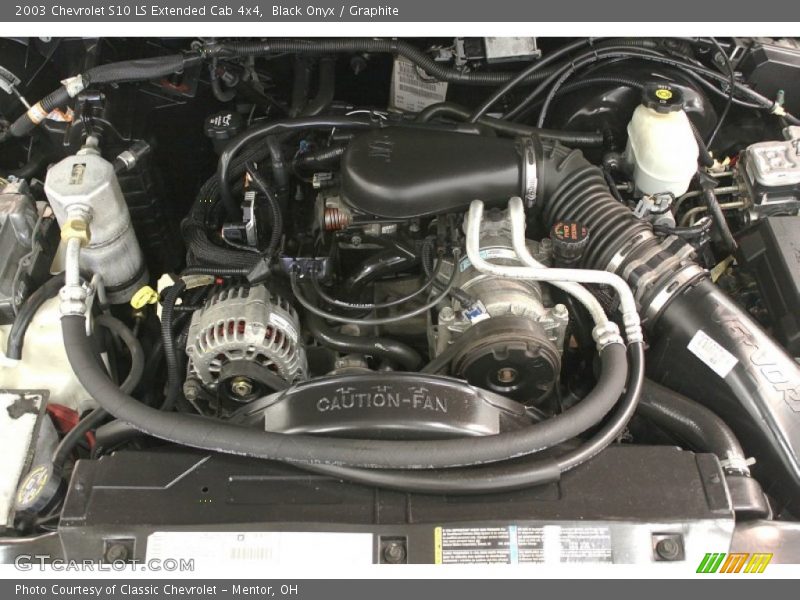 Black Onyx / Graphite 2003 Chevrolet S10 LS Extended Cab 4x4