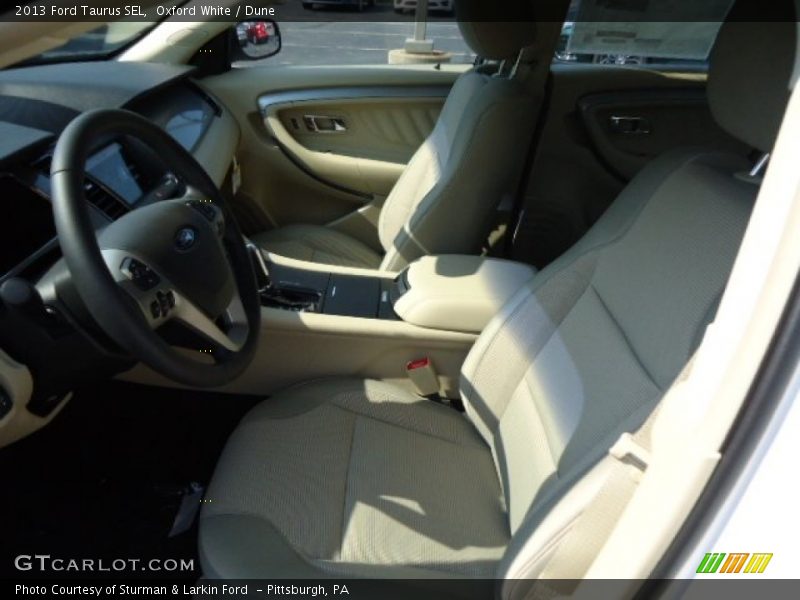 Oxford White / Dune 2013 Ford Taurus SEL