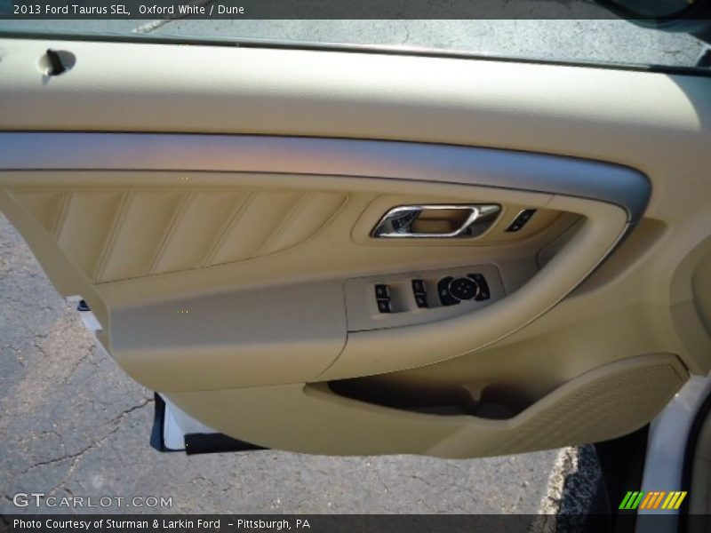 Oxford White / Dune 2013 Ford Taurus SEL