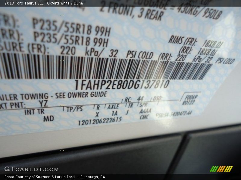 Oxford White / Dune 2013 Ford Taurus SEL