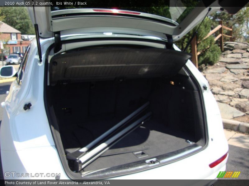 Ibis White / Black 2010 Audi Q5 3.2 quattro