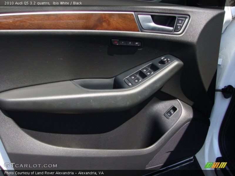 Ibis White / Black 2010 Audi Q5 3.2 quattro