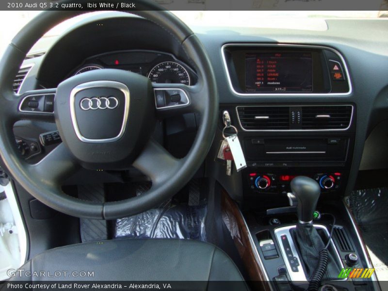 Ibis White / Black 2010 Audi Q5 3.2 quattro