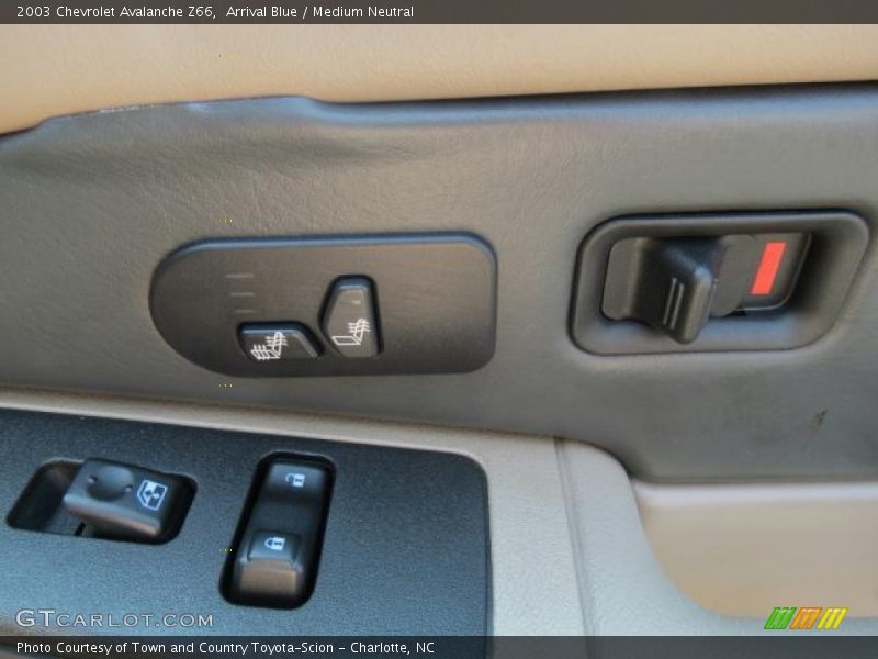 Arrival Blue / Medium Neutral 2003 Chevrolet Avalanche Z66