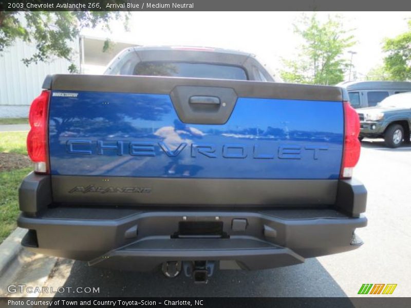 Arrival Blue / Medium Neutral 2003 Chevrolet Avalanche Z66