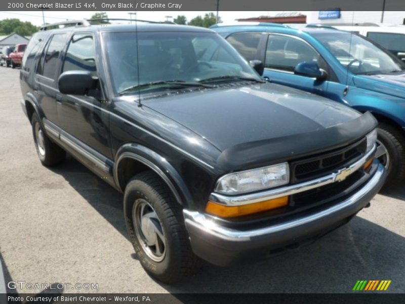 Onyx Black / Graphite Gray 2000 Chevrolet Blazer LS 4x4