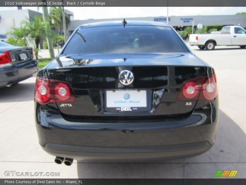 Black / Cornsilk Beige 2010 Volkswagen Jetta SE Sedan