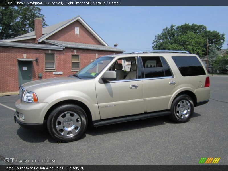 Light French Silk Metallic / Camel 2005 Lincoln Navigator Luxury 4x4