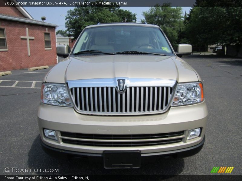 Light French Silk Metallic / Camel 2005 Lincoln Navigator Luxury 4x4