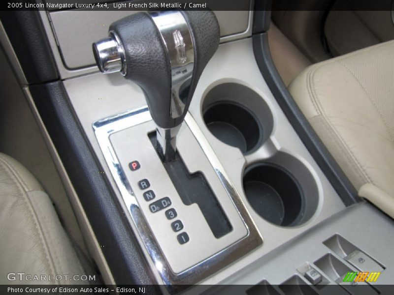 Light French Silk Metallic / Camel 2005 Lincoln Navigator Luxury 4x4