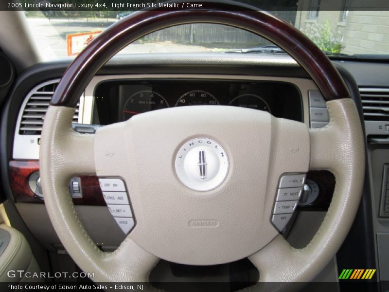 Light French Silk Metallic / Camel 2005 Lincoln Navigator Luxury 4x4