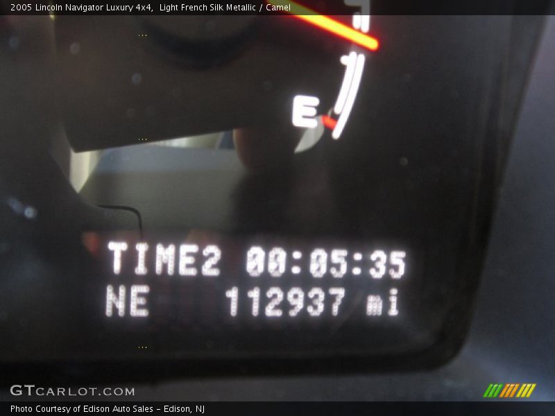 Light French Silk Metallic / Camel 2005 Lincoln Navigator Luxury 4x4