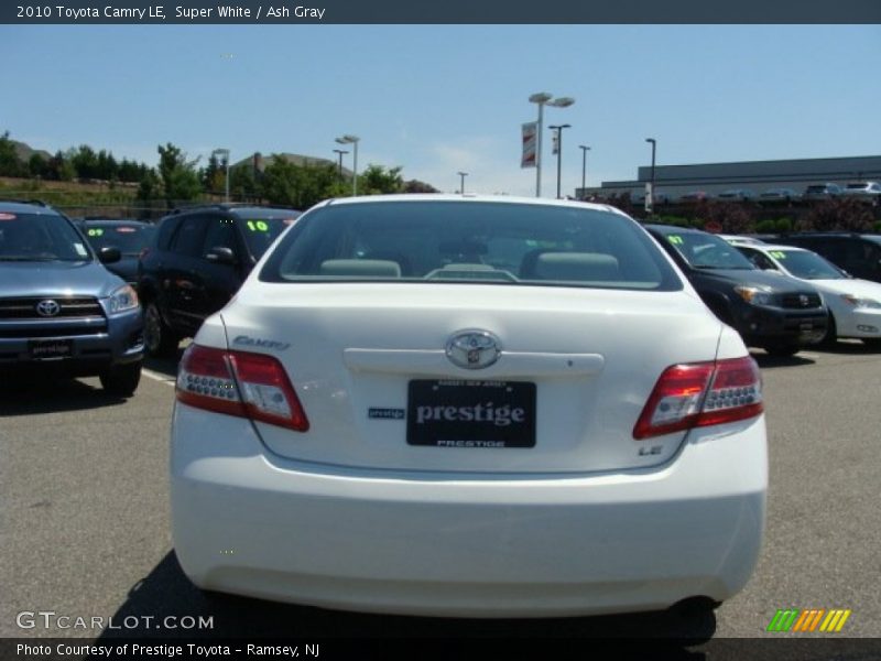 Super White / Ash Gray 2010 Toyota Camry LE