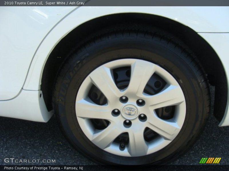 Super White / Ash Gray 2010 Toyota Camry LE