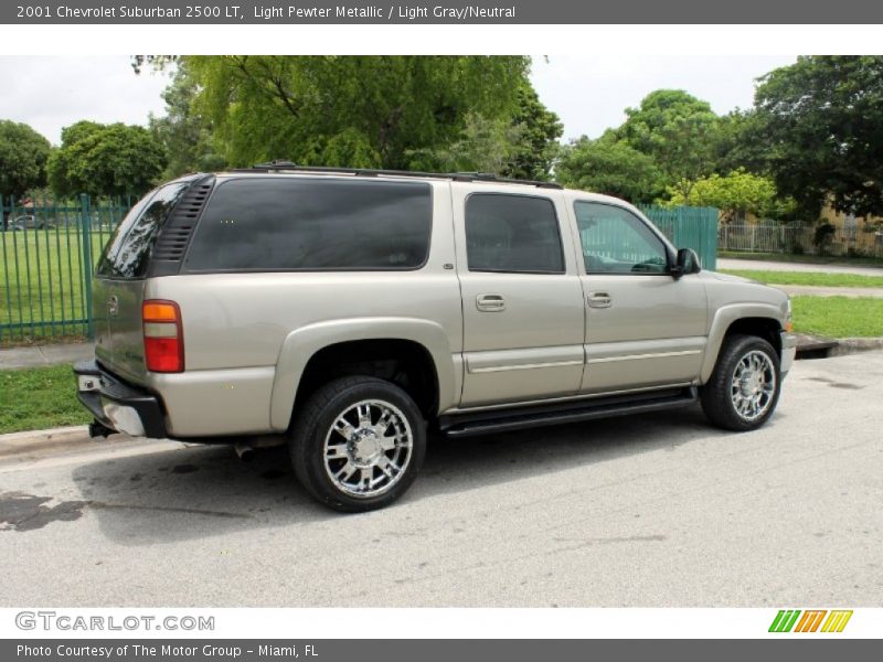 Light Pewter Metallic / Light Gray/Neutral 2001 Chevrolet Suburban 2500 LT