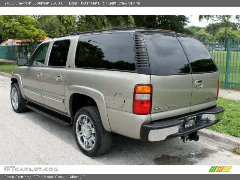 Light Pewter Metallic / Light Gray/Neutral 2001 Chevrolet Suburban 2500 LT