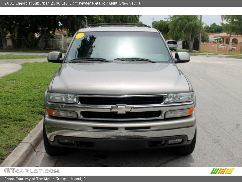 Light Pewter Metallic / Light Gray/Neutral 2001 Chevrolet Suburban 2500 LT