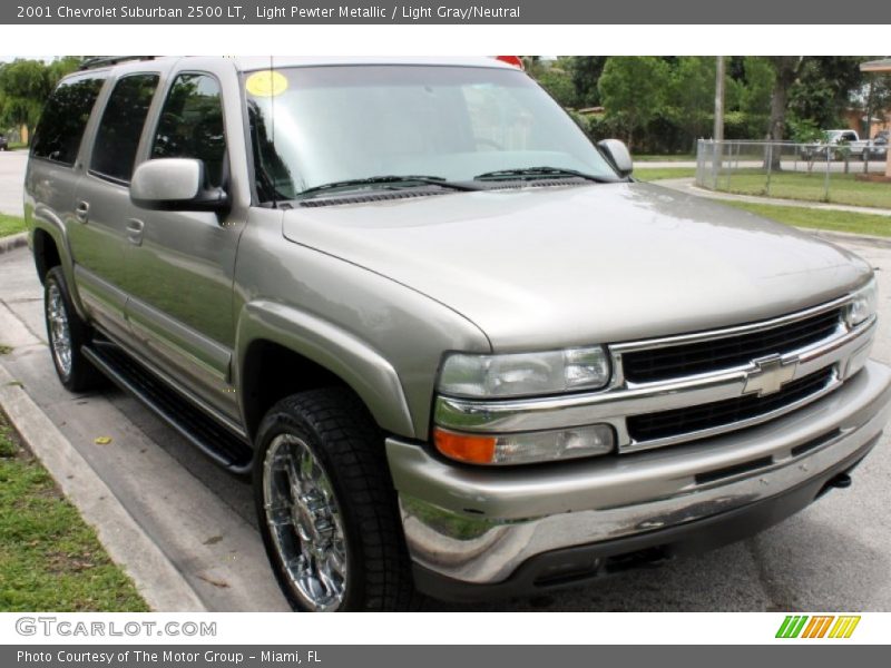 Light Pewter Metallic / Light Gray/Neutral 2001 Chevrolet Suburban 2500 LT