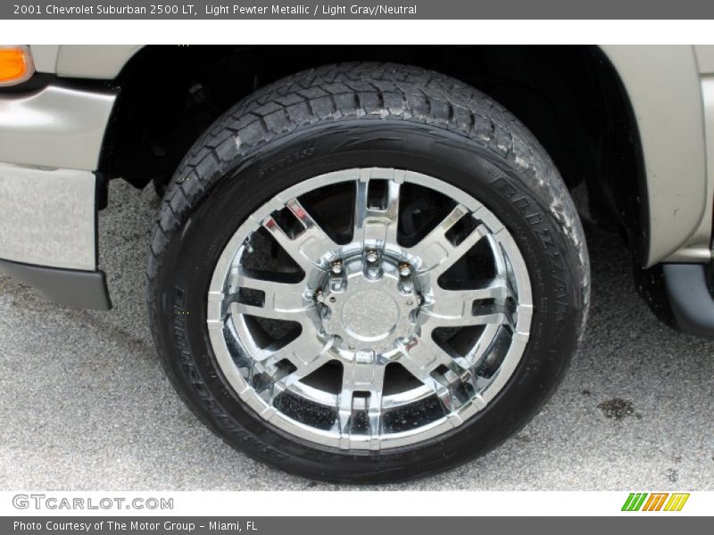 Light Pewter Metallic / Light Gray/Neutral 2001 Chevrolet Suburban 2500 LT