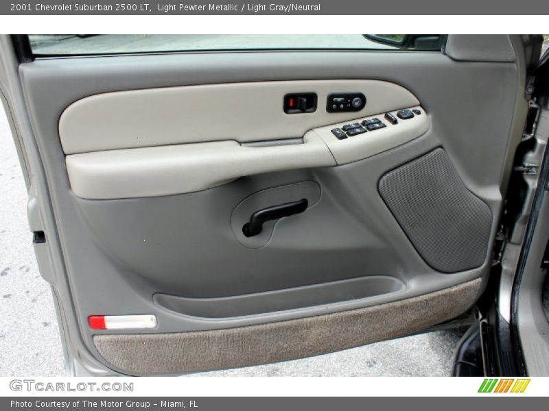 Light Pewter Metallic / Light Gray/Neutral 2001 Chevrolet Suburban 2500 LT