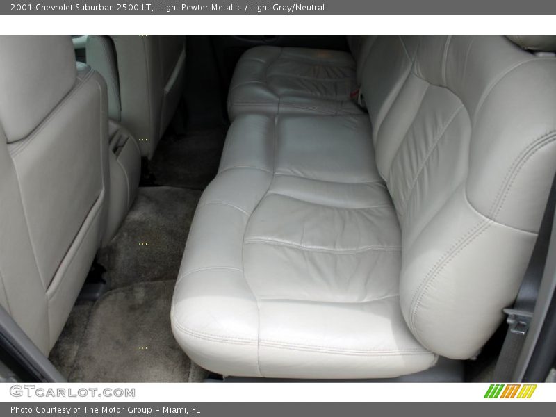 Light Pewter Metallic / Light Gray/Neutral 2001 Chevrolet Suburban 2500 LT