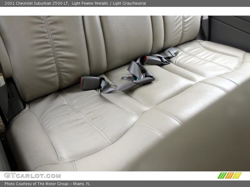 Light Pewter Metallic / Light Gray/Neutral 2001 Chevrolet Suburban 2500 LT