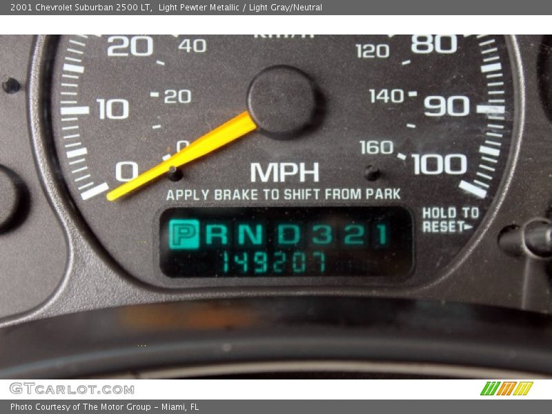 Light Pewter Metallic / Light Gray/Neutral 2001 Chevrolet Suburban 2500 LT