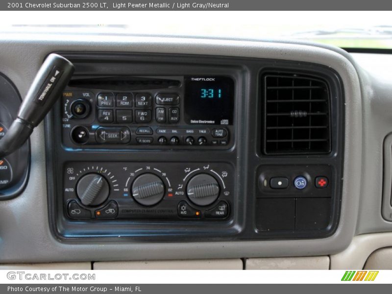 Light Pewter Metallic / Light Gray/Neutral 2001 Chevrolet Suburban 2500 LT