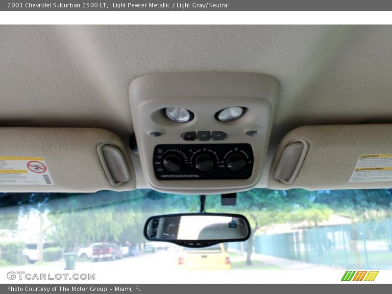 Light Pewter Metallic / Light Gray/Neutral 2001 Chevrolet Suburban 2500 LT