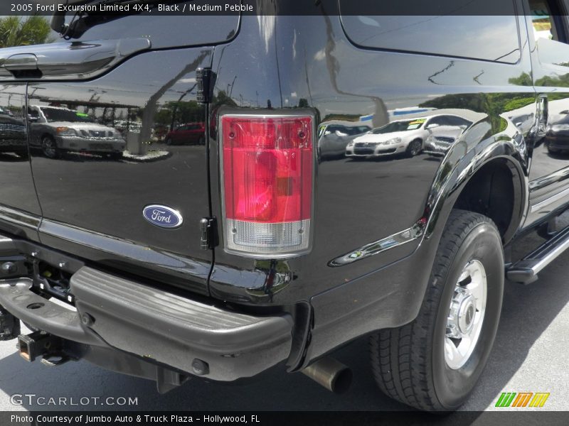 Black / Medium Pebble 2005 Ford Excursion Limited 4X4
