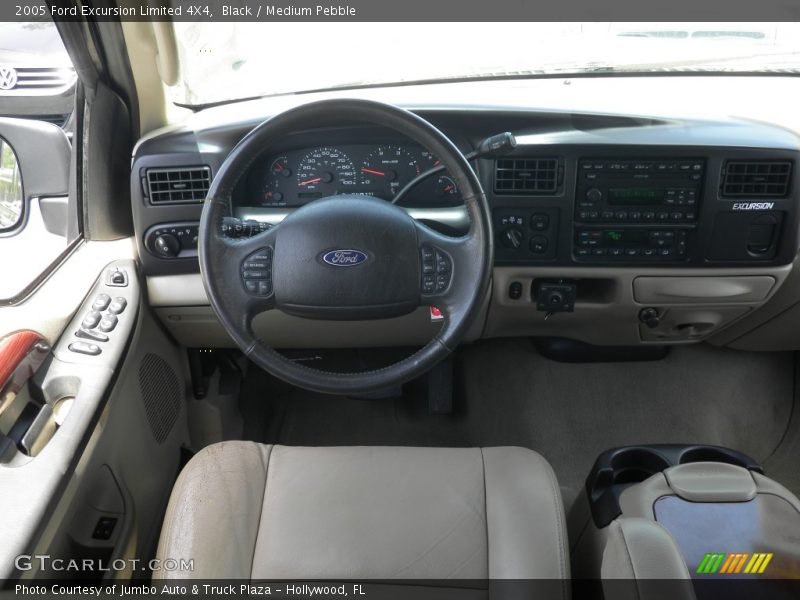 Dashboard of 2005 Excursion Limited 4X4
